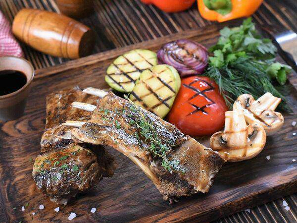 Cernovar - Томленное с пряными травами каре барашка