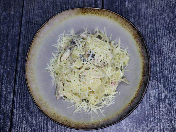 Bretzel - Паста с курицей и грибами