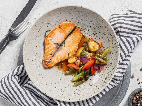 Империя Пиццы и Суши - Стейк из лосося с овощами