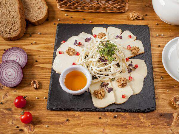 Джон & Джоли - Ассорти кавказских сыров