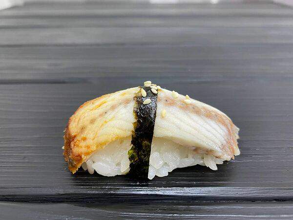 Crystal Sushi & Rolls - Нигири с угрем