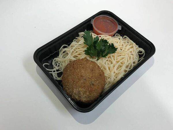 Ля Галетт - Биточек из индейки по-селянски со спагетти и соусом из томатов