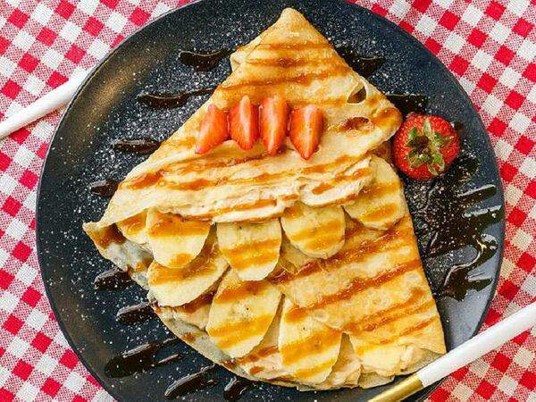 BB Cafe - Блинчик с бананом и карамелью