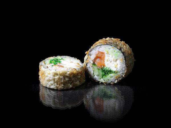 Бангкок - Темпурный ролл с лососем и чукой