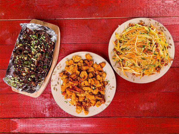 Девять драконов - Комбо с говядиной и хрустящей курочкой