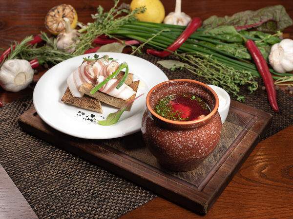 Британника - Борщ с домашним сальцем