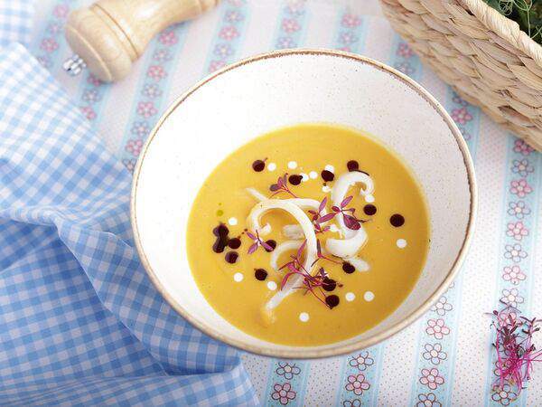 Пан Кот - Тыквенный крем-суп с кальмарами