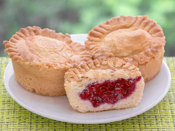 Мастер Шоколад - Пирожное Лукошко брусника