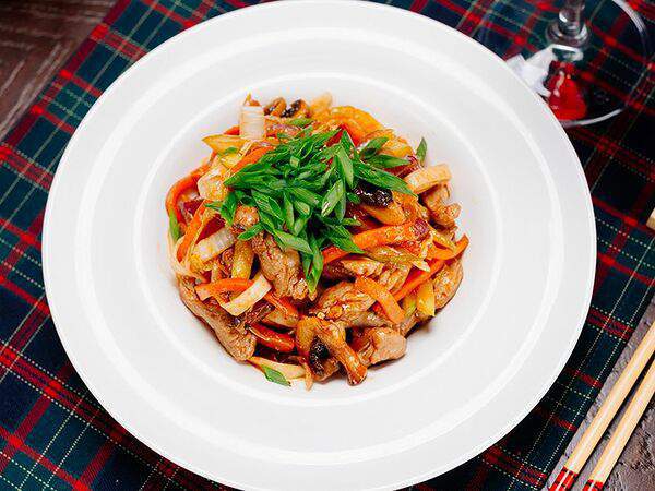 Гастро-бар Hearts - Свинина с фунчозой