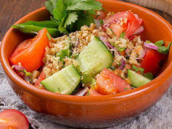 Михас - Салат по-грузински с орехами