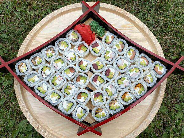 У дяди Вани - Сет Авокадо, рыба, сыр и 2 соевых соуса