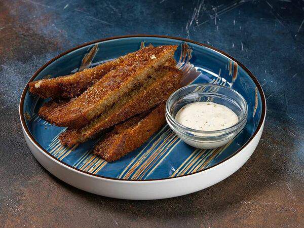 Тема Бар - Гренки чесночные с соусом Тартар