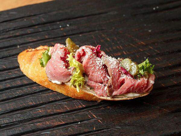 ЛайкиПарк - Брускетта с ростбифом