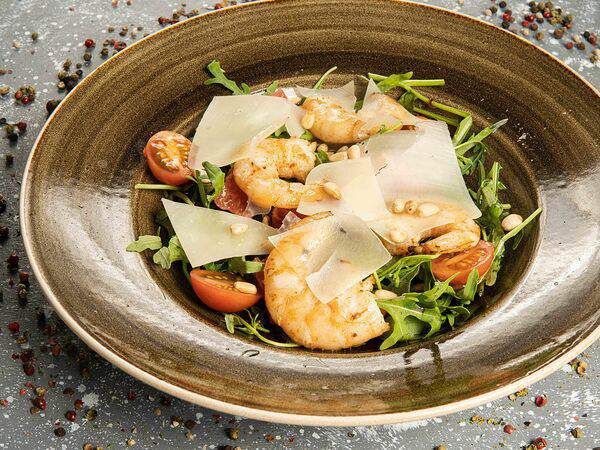 Чинар - Салат с рукколой и креветками
