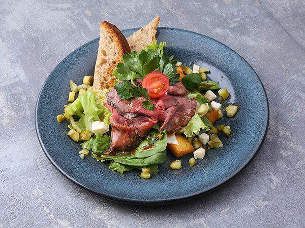 Максимилианс - Салат с ростбифом