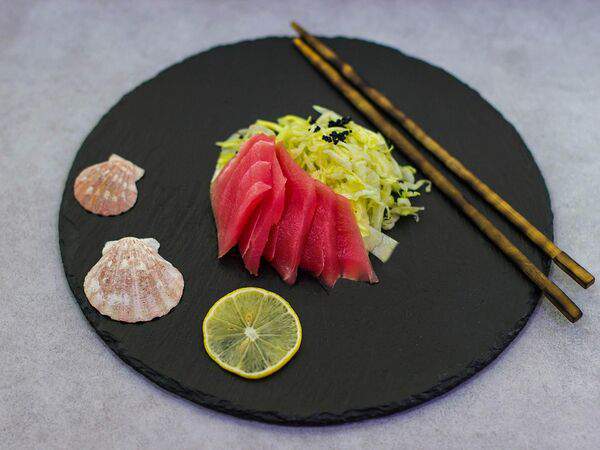 У дяди Вани - Сашими тунец