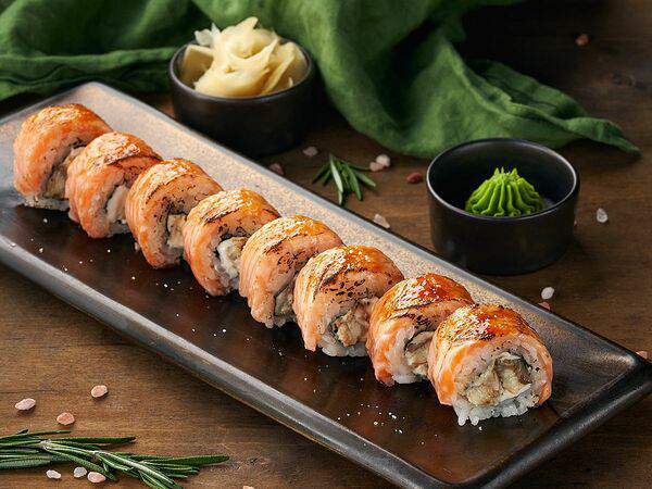 Рыбная мануфактура №1 - Ролл с опаленным лососем