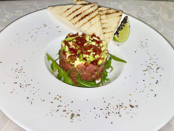 Кадриль - Тартар из тунца с гуакамоле