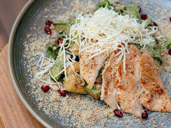 Хачапурия - Стейк салат с курицей