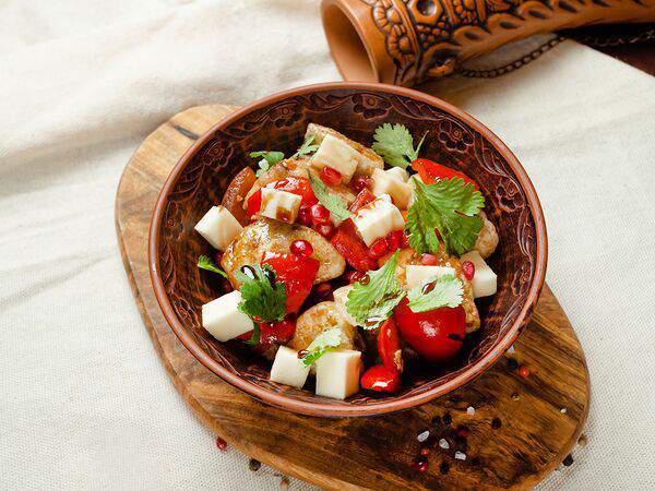 Кинза - Салат с томатами и запеченным перцем