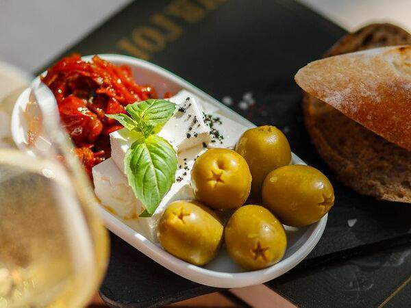 Театральный буфетъ - Оливки Гигант