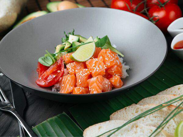 Fitness Food Cafe - Поке с лососем на рисе