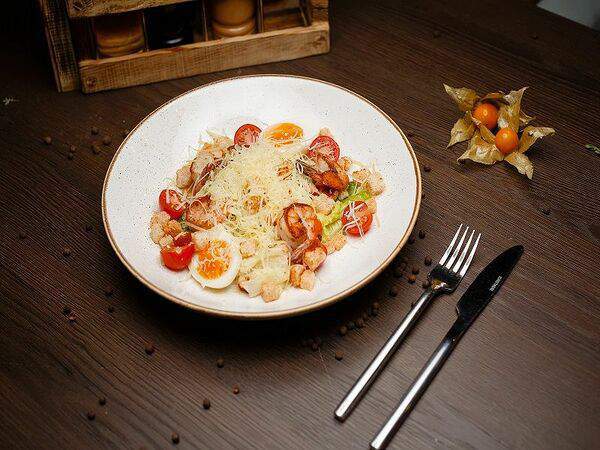 Вершина - Цезарь с креветками гриль