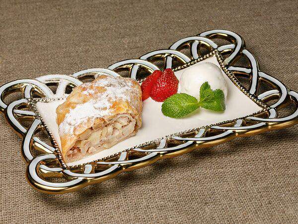 Горки 10 - Яблочный штрудель