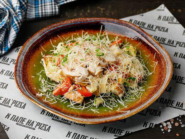 К папе на Pizza - Цезарь с цыпленком