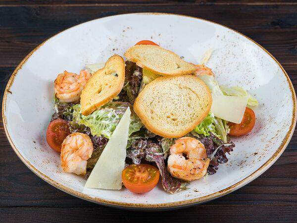 Irish Pub Dublin - Салат Цезарь с креветками