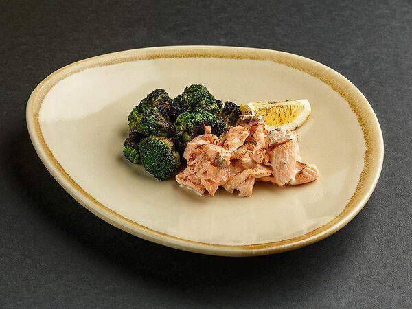 Баши Грузинское Бистро - Томленый лосось с брокколи