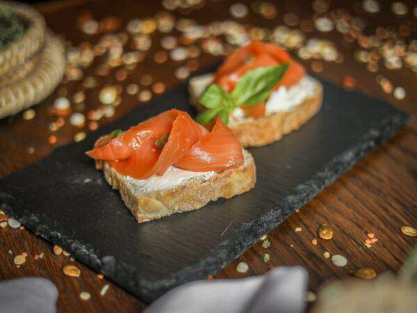 Philosophia Life - Брускетта с лососем