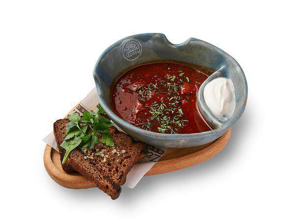 One Гоги - Борщ с говядиной, сметаной и бородинской гренкой