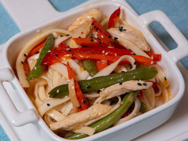 Акварель - Удон с курицей