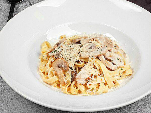 #megapolisbar People's - Фетучини с цыпленком