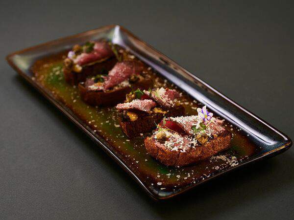 Terrace - Мини-бутерброды с ростбифом и французской горчицей