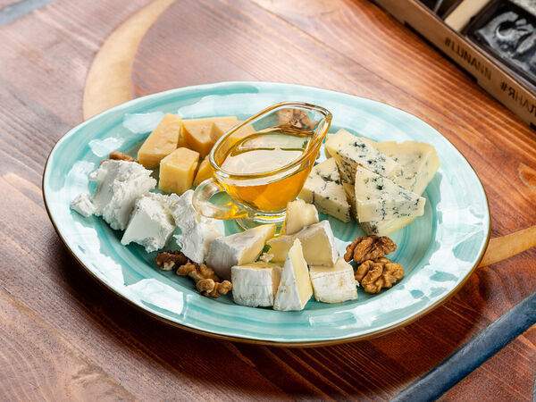 Luna lounge - Сырная тарелка