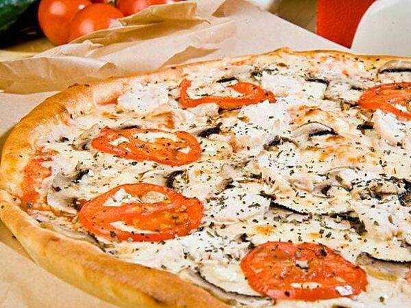 GirosCafe - Пицца c курицей и грибами