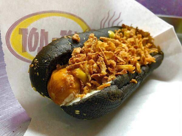 Barber Bar - Классический хот-дог с черной булочкой