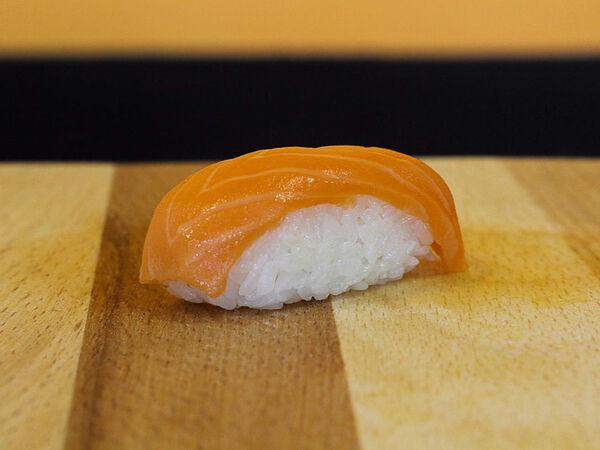 Mokkano - Суши с лососем