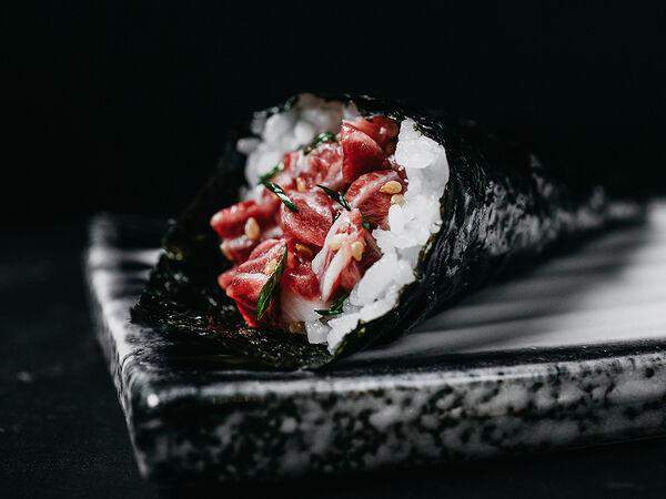 Koi sushi bar - Хенд-ролл Магуро Оторо