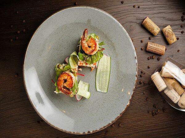 Вершина - Оливье с тигровыми креветками