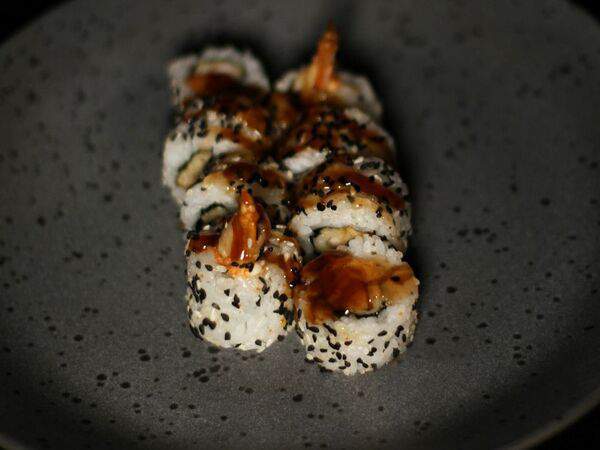Sushi 34 - Ролл с креветкой темпура