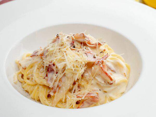 Centrale - Спагетти Карбонара в сливках