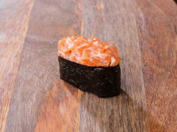 Суши Шоп - Острые суши с лососем