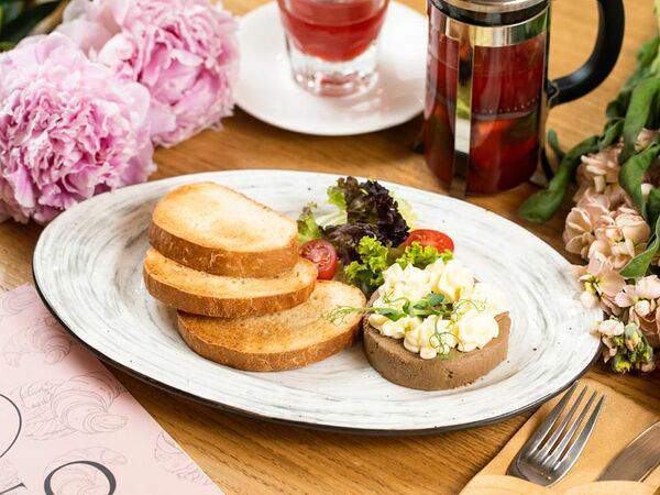 Theo - Куриный паштет с тостами