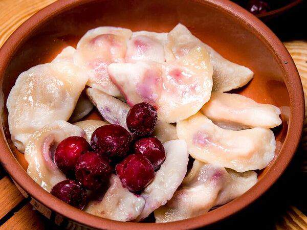 Цибулька - Варэныкы з клубныкою