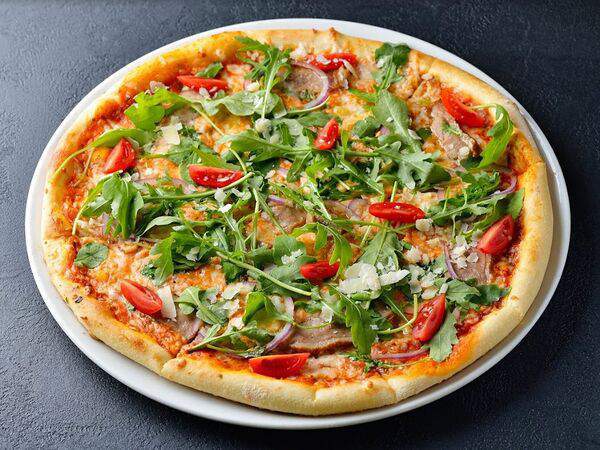 Ресторан Чеснок - Пицца с утиной грудкой и рукколой