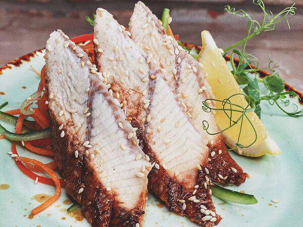 Chocolate lounge cafe - Сашими из угря