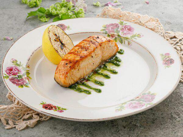 Катюша - Стейк из лосося с тимьяном